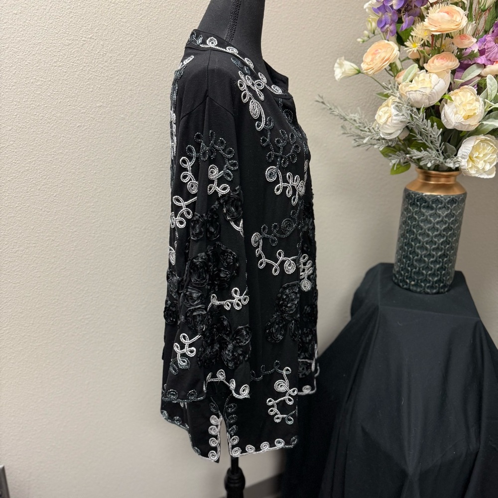 Lauren Michelle Woman 3X Black Tunic Top Embroidered Floral Sequin Acce - Picture 5 of 8